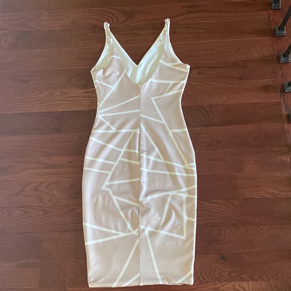 Bought from hello molly white and tan mid dress - Picture 2 of 2